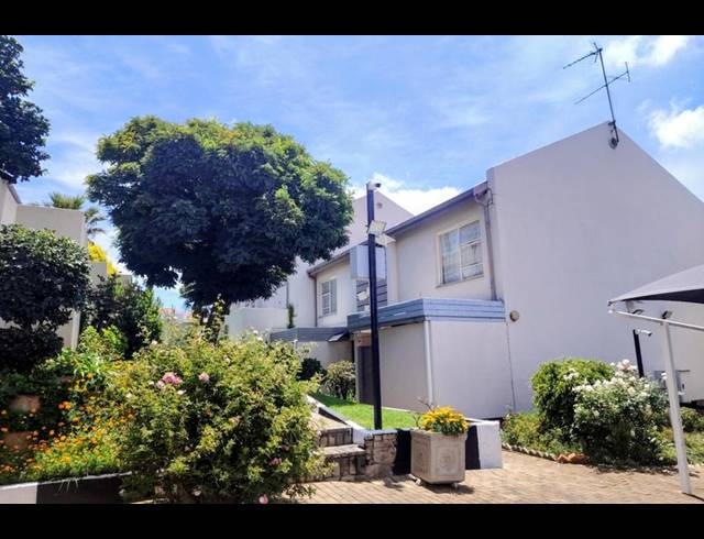 3 BEDROOM TOWNHOUSE FOR SALE IN BEDFORD GARDENS